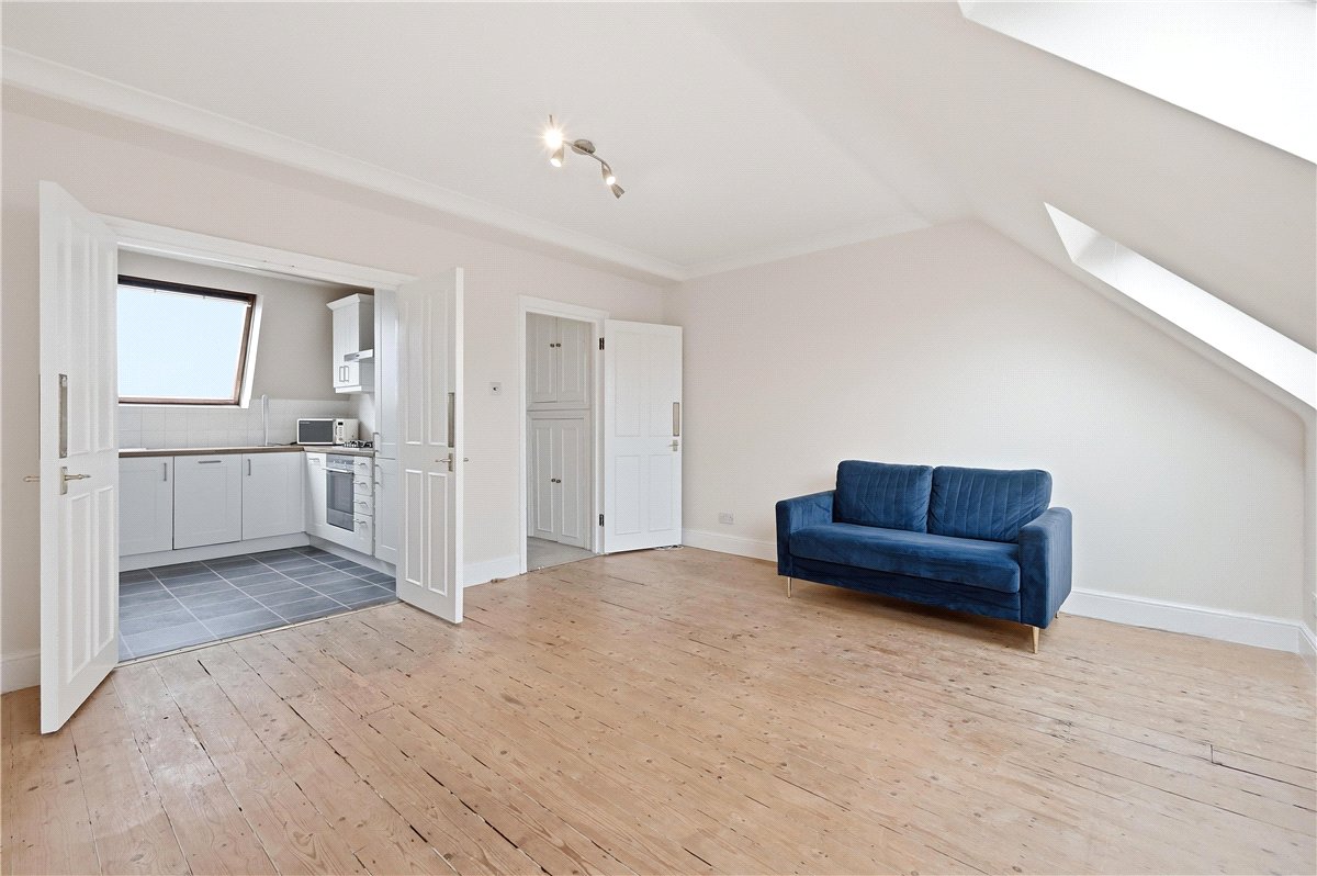 2 bedroom Flat, Munster Road, London, SW6 - Sold