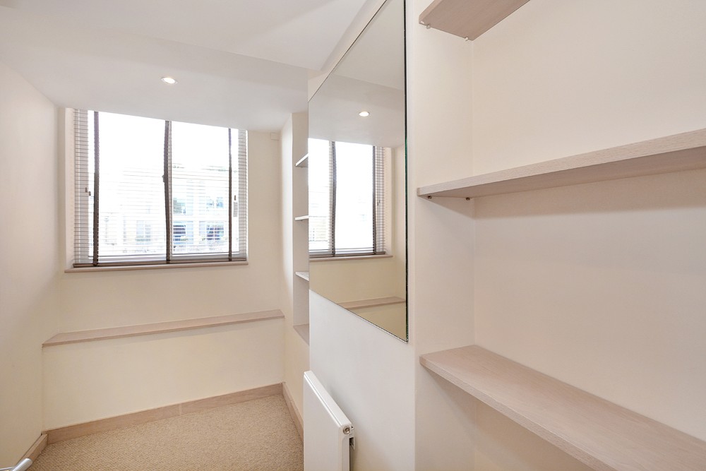 2 bedroom Flat, James Street, Marylebone, W1U - Let Agreed, Image 2
