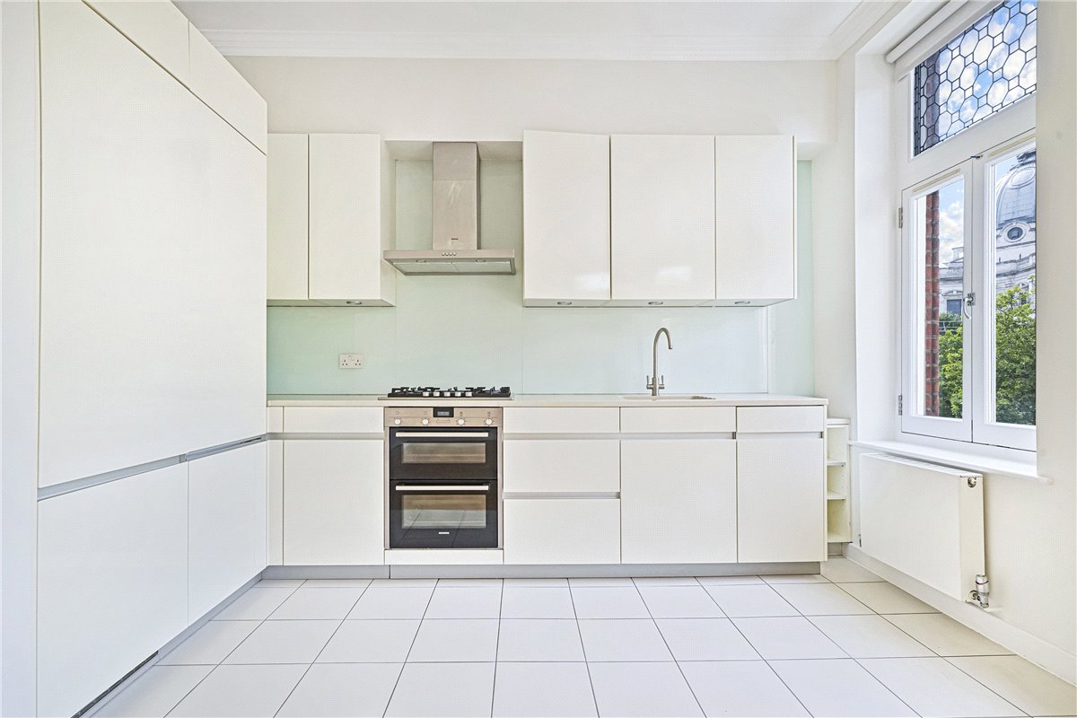 1 bedroom Flat, Brompton Road, Knigjhtsbridge, SW3 - Available, Image 2