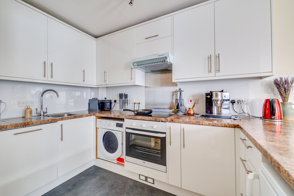 2 bedroom Flat, Maltings Place, Fulham, SW6 - Available, Image 1
