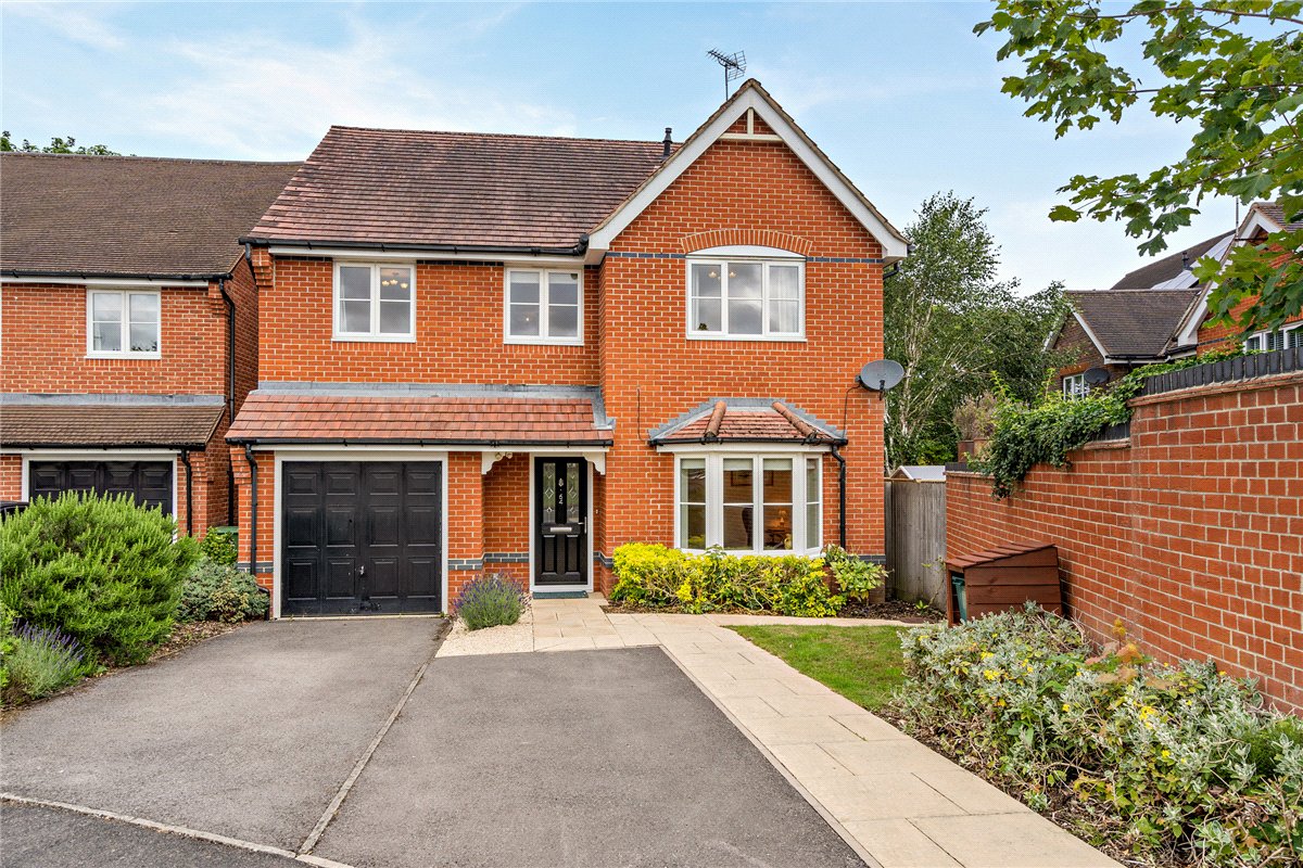 4 bedroom House, Hermitage Green, Hermitage, RG18 - Available, Image 1