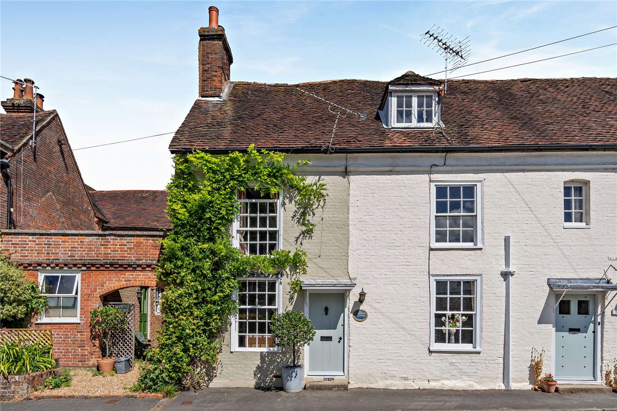 3 bedroom House, East Street, Hambledon, PO7 - Available