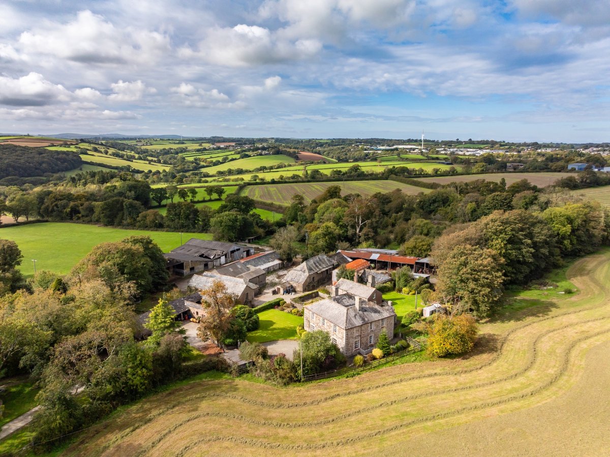 137.4  Farm, Hurdon Farm and Cottages, Launceston, PL15 - Available, Image 14
