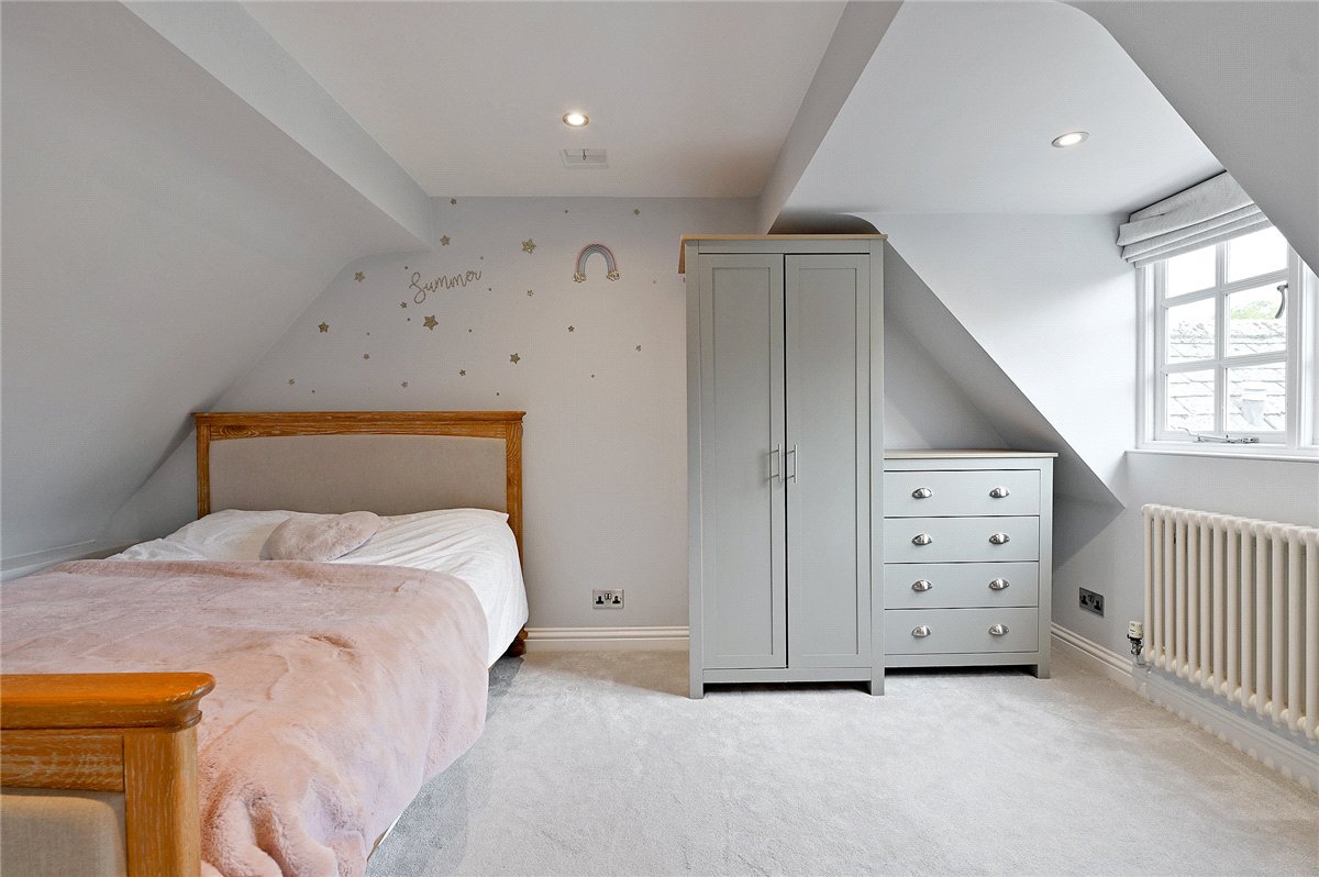 4 bedroom House, Witney Road, Ducklington, OX29 - Let Agreed, Image 2