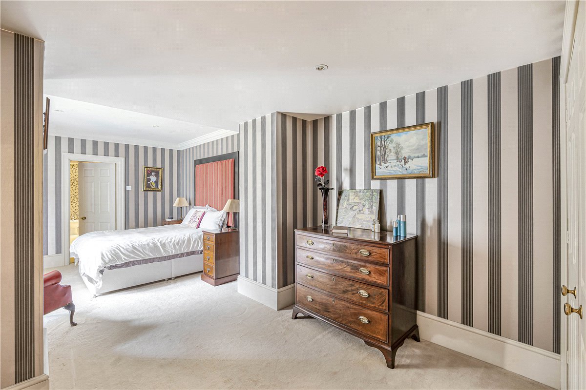 3 bedroom Flat, Burton Park, Duncton, GU28 - Available, Image 8
