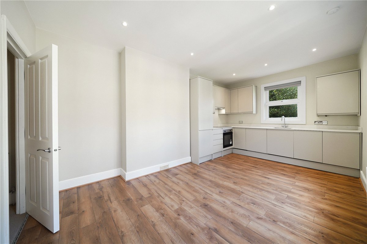 2 bedroom Flat, Racton Road, London, SW6 - Available