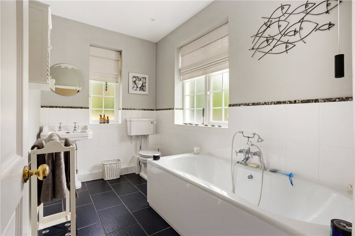6 bedroom House, Bath Road, Marlborough, SN8 - Available, Image 20