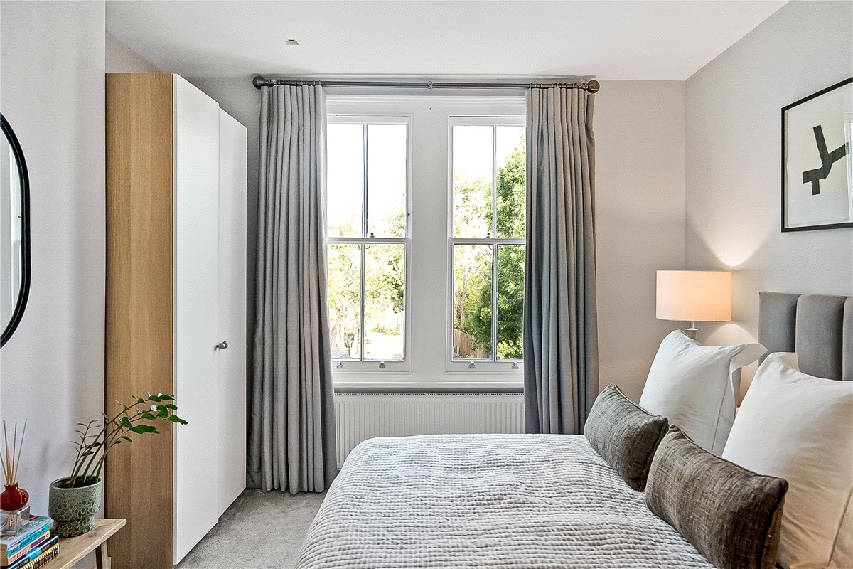 2 bedroom Flat, Lyford Road, London, SW18 - Available, Image 2