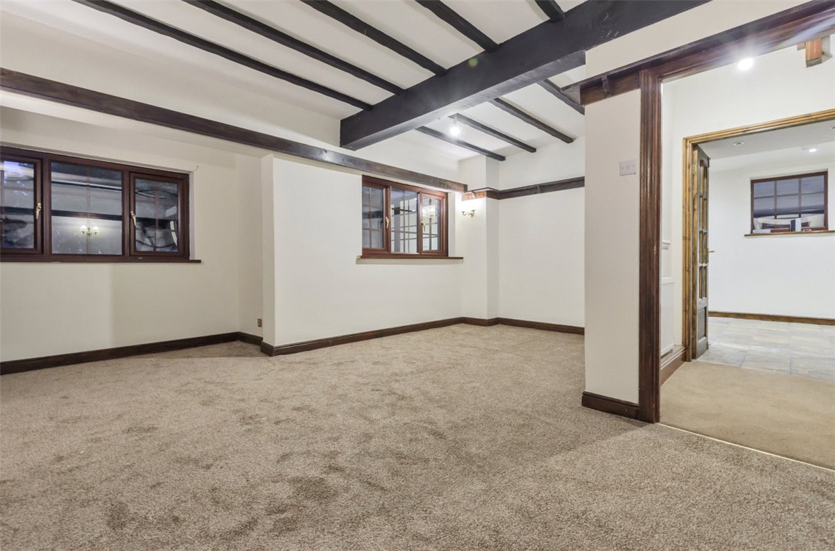 4 bedroom House, Chesterfield Road, Barlborough, S43 - Let Agreed, Image 6