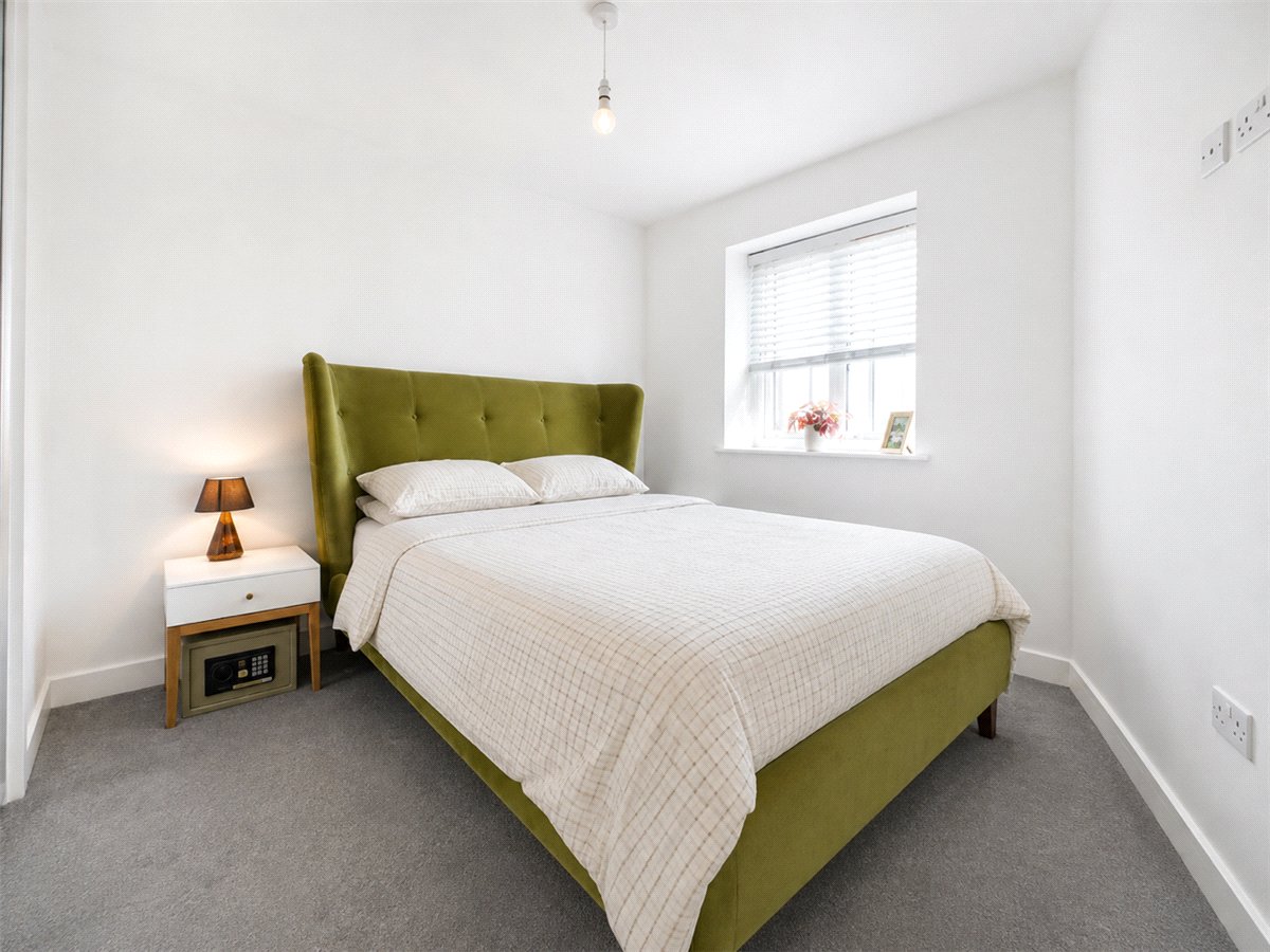 1 bedroom Flat, New Lane, Havant, PO9 - , Image 4