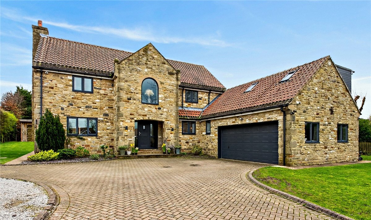 5 bedroom House, Maple Gardens, Bardsey, LS17 - Available