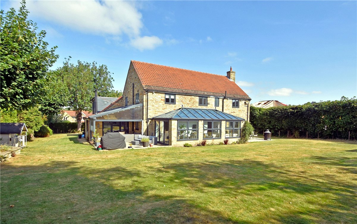 5 bedroom House, Maple Gardens, Bardsey, LS17 - Available