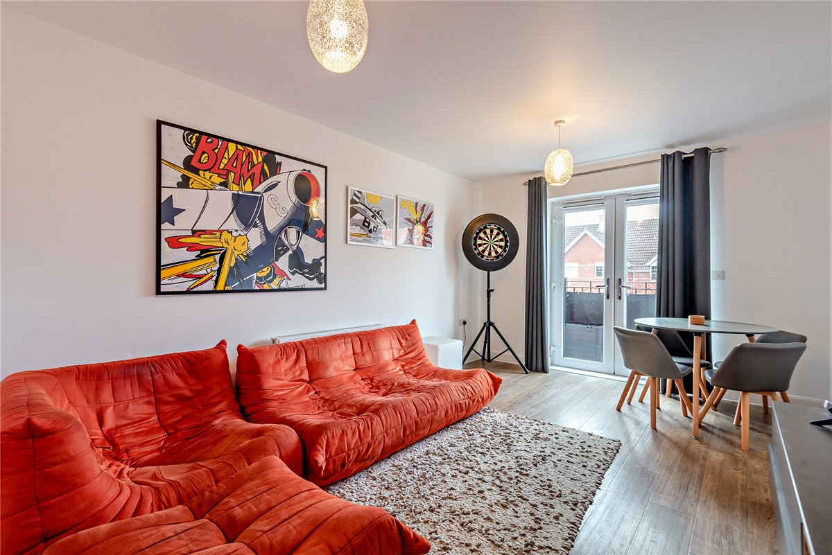 2 bedroom Flat, Carpenters Close, Newbury, RG14 - Available, Image 16