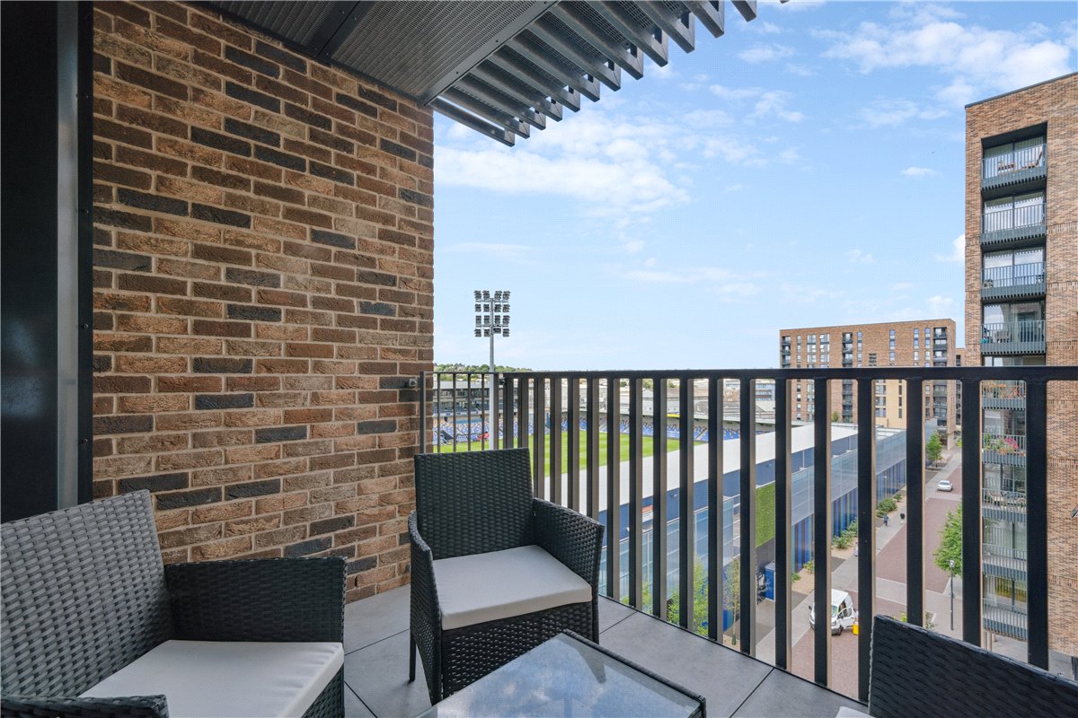 2 bedroom Flat, Greyhound Parade, London, SW17 - , Image 1