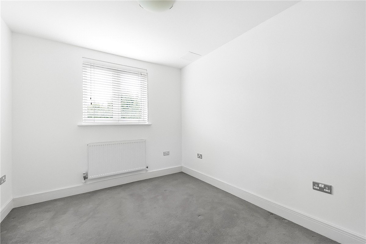 2 bedroom Flat, Pavilion Square, London, SW17 - Available, Image 13