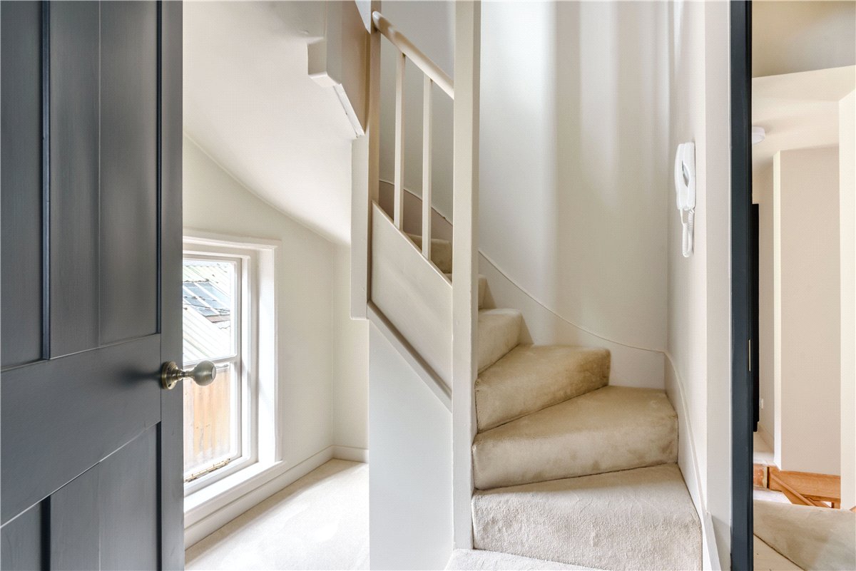 1 bedroom Flat, The Arcade, Newbury, RG14 - , Image 5