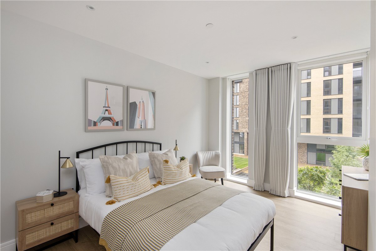2 bedroom Flat, Greyhound Parade, Wimbledon Grounds, London, SW17 - , Image 3