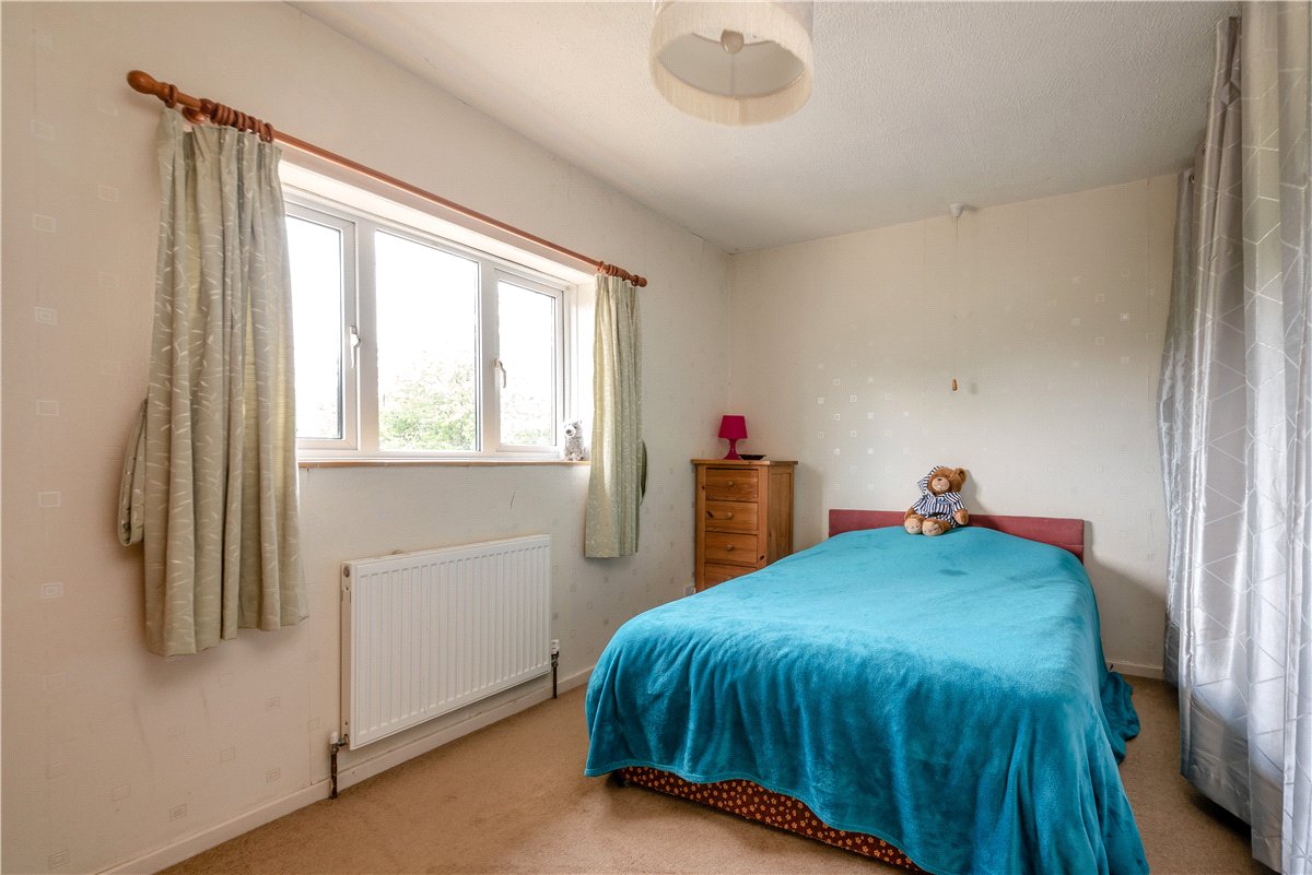 3 bedroom House, Roberts Road, Barton Stacey, SO21 - Available, Image 7