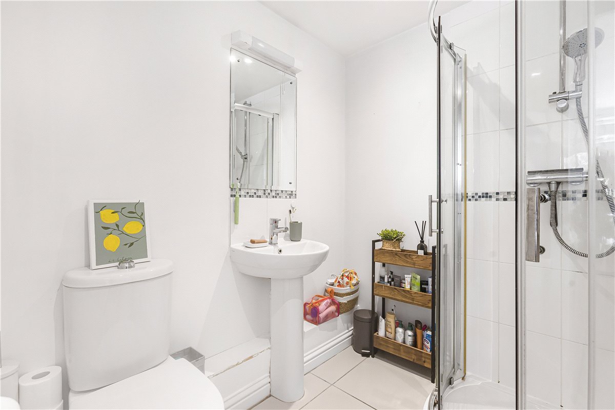 2 bedroom Flat, Shipton Road, Woodstock, OX20 - Let Agreed, Image 5