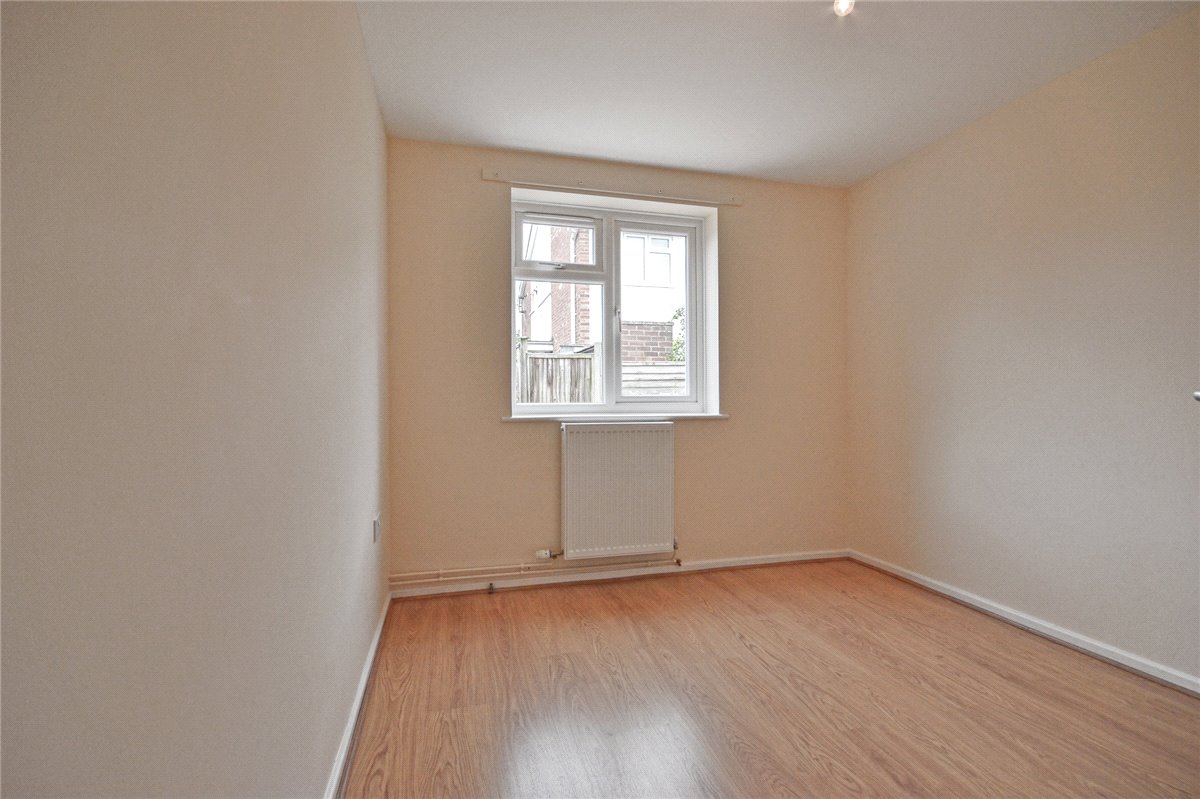 2 bedroom Flat, Chatsworth Avenue, Cambridge, CB4 - , Image 6