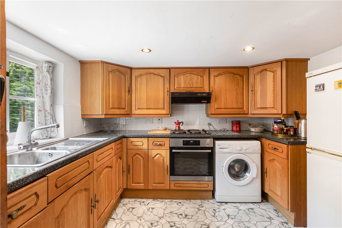 2 bedroom Cottage, Church Road, Hinton Waldrist, SN7 - Available, Image 3