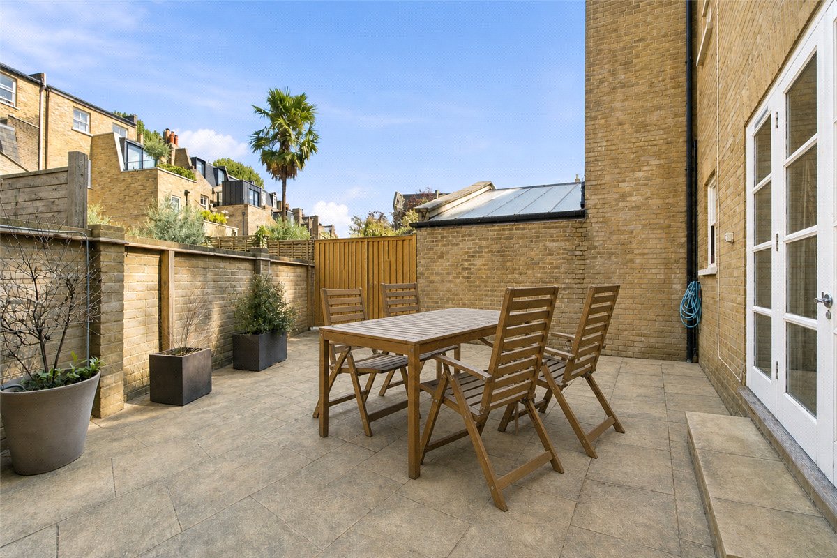 3 bedroom House, Harwood Mews, Moore Park Road, SW6 - Let Agreed, Image 2