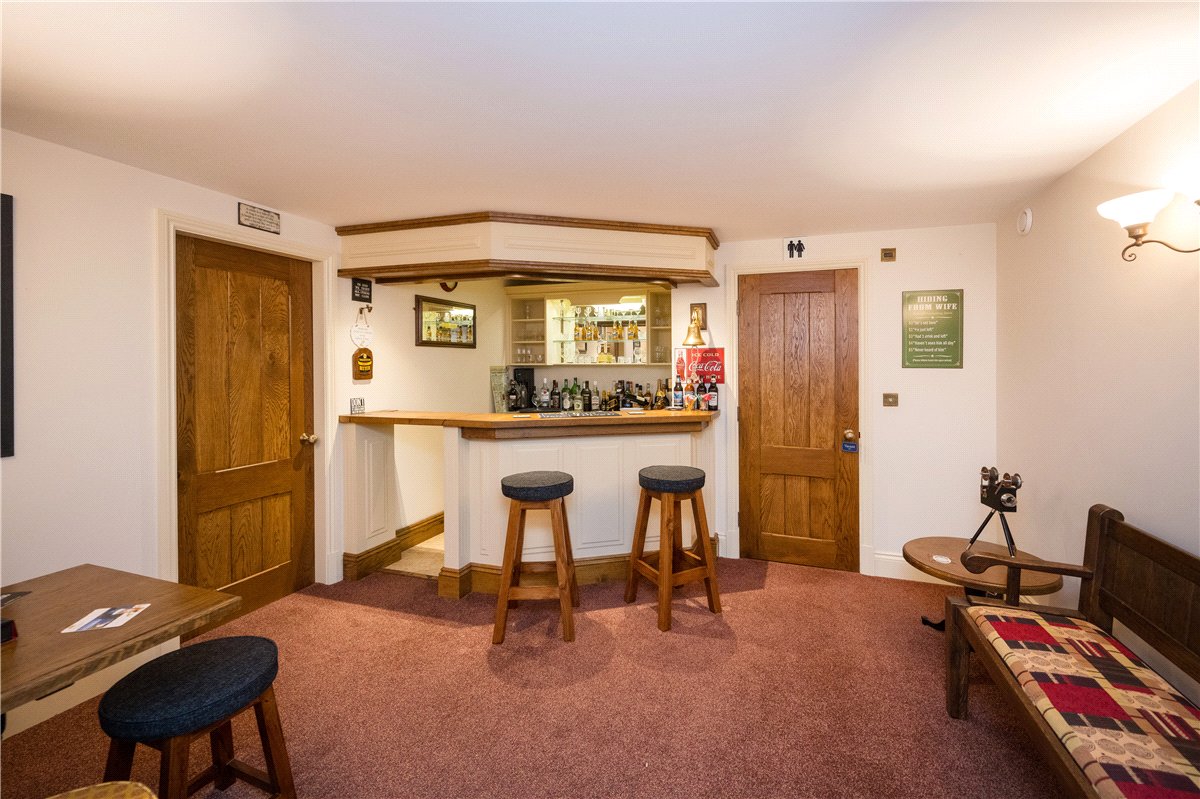 10 bedroom House, Felliscliffe, Harrogate, HG3 - Available, Image 11