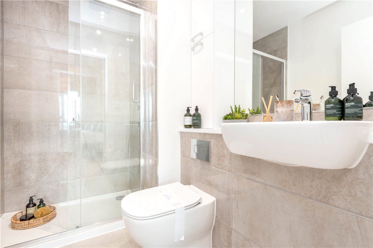 2 bedroom Flat, Heartwell Avenue, London, E16 - Let Agreed, Image 8