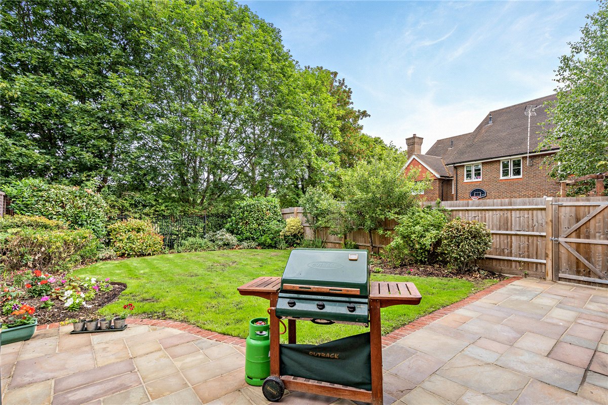 4 bedroom House, Hermitage Green, Hermitage, RG18 - Available