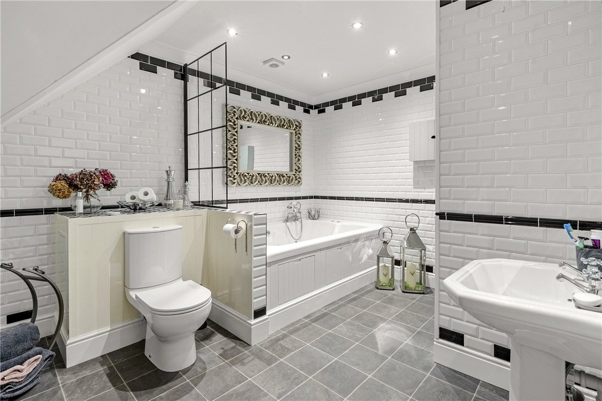 6 bedroom House, Selby Road, Riccall, YO19 - Available, Image 4