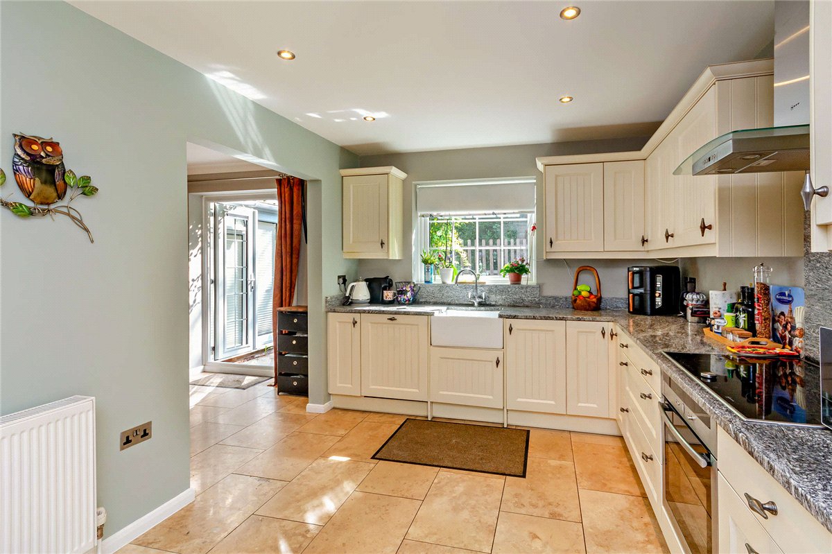 4 bedroom House, Normay Rise, Newbury, RG14 - Available, Image 2
