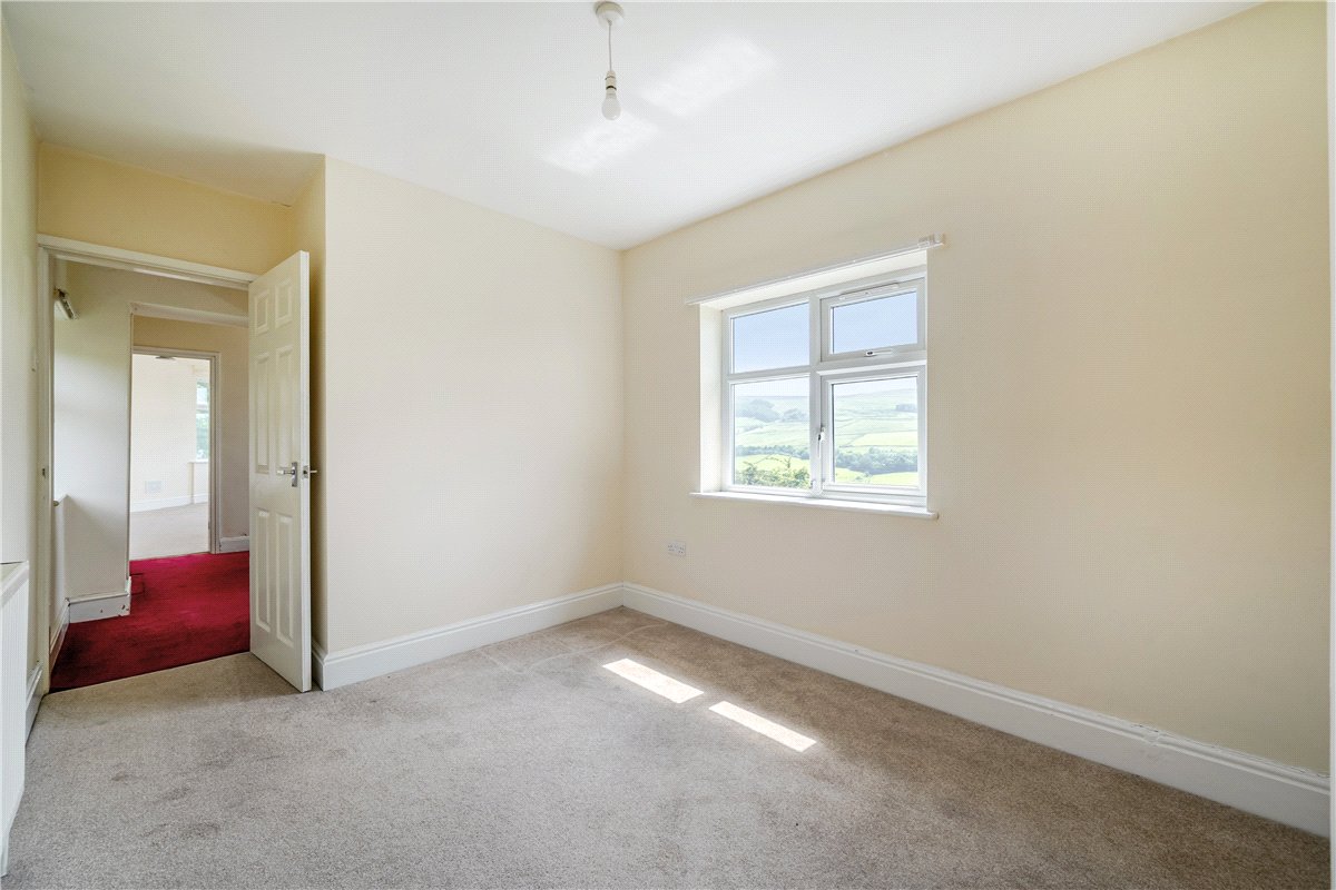 4 bedroom House, Woodhead Road, Tintwistle, SK13 - Available, Image 5