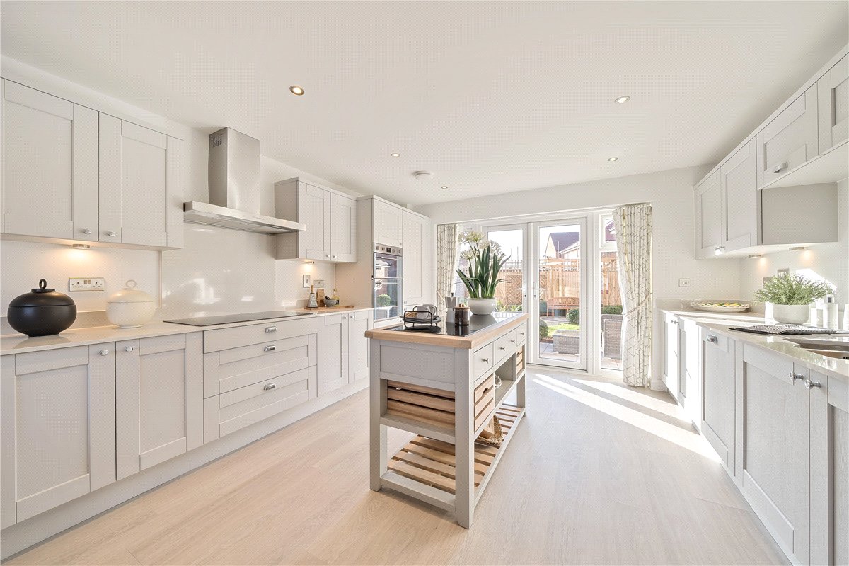 4 bedroom House, Bishops Green, Newbury, RG20 - Available, Image 9