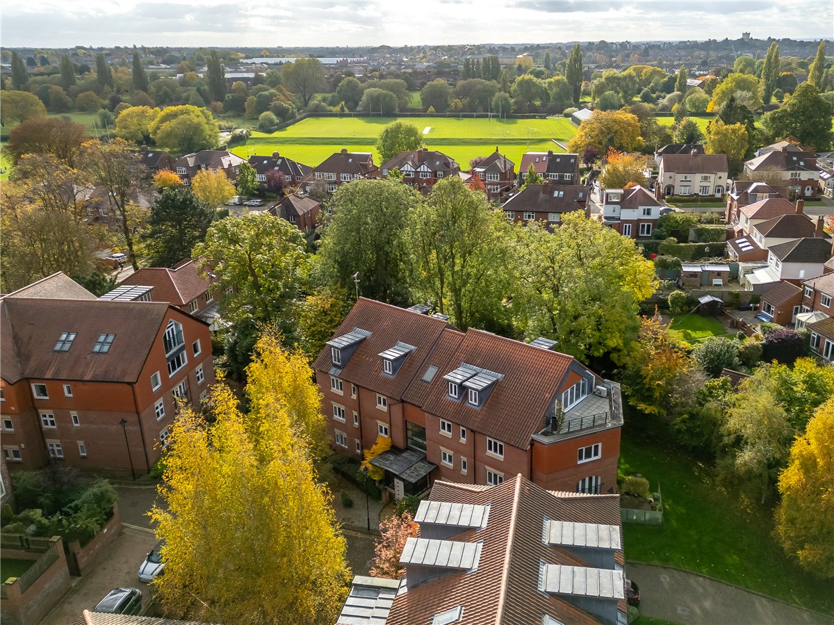 3 bedroom Flat, The Avenue, York, YO30 - Available, Image 12