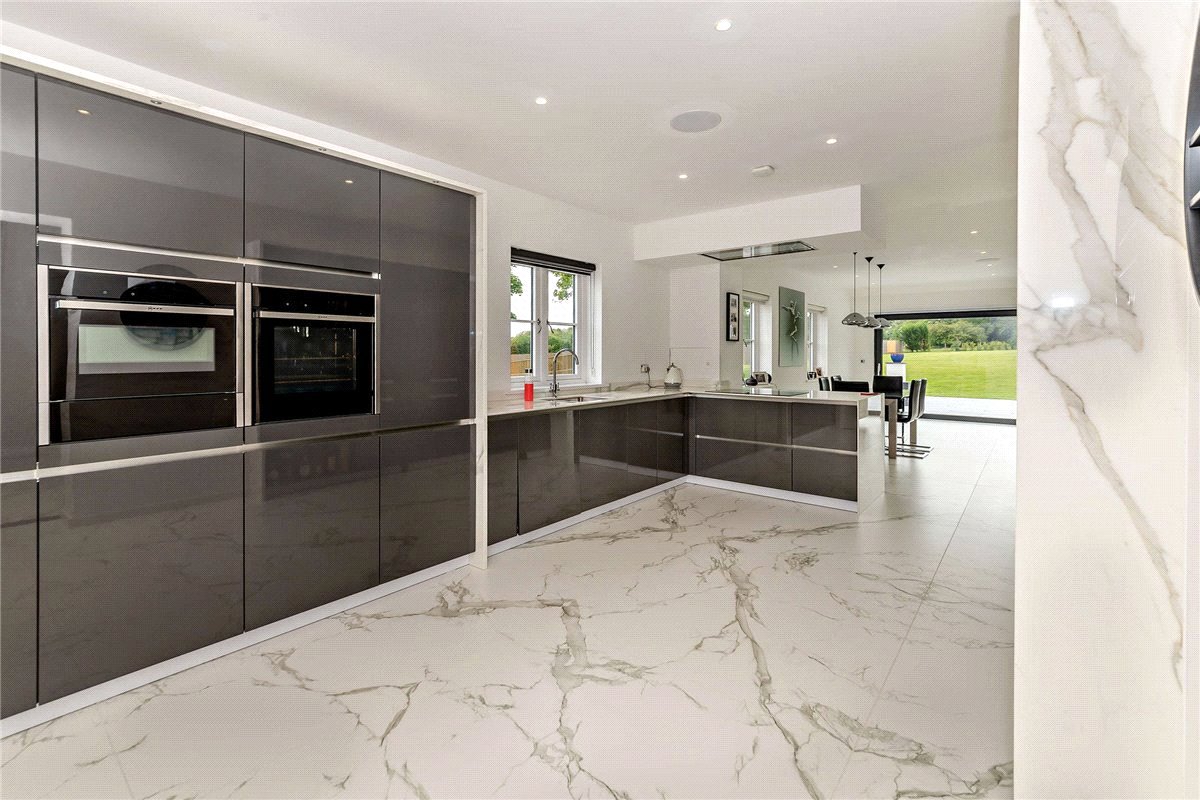 5 bedroom House, Newbury Road, Headley, RG19 - Available, Image 3
