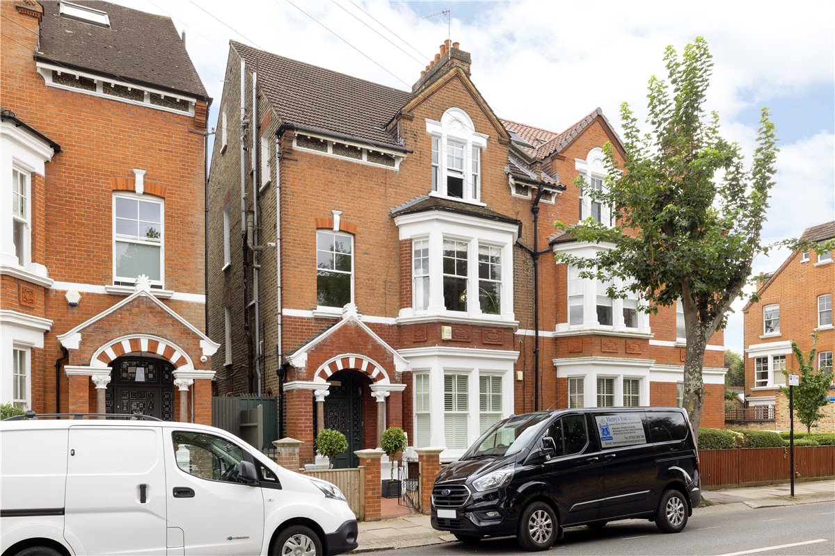 3 bedroom Flat, Mayford Road, London, SW12 - Sold