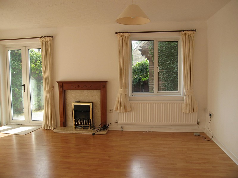 3 bedroom House, Squires Hill Close, Woodshaw, SN4 - Let Agreed, Image 6