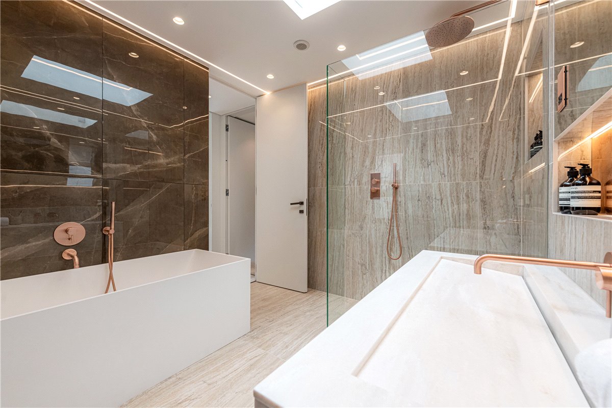 3 bedroom Maisonette, South Molton Street, Mayfair, W1K - Available, Image 8