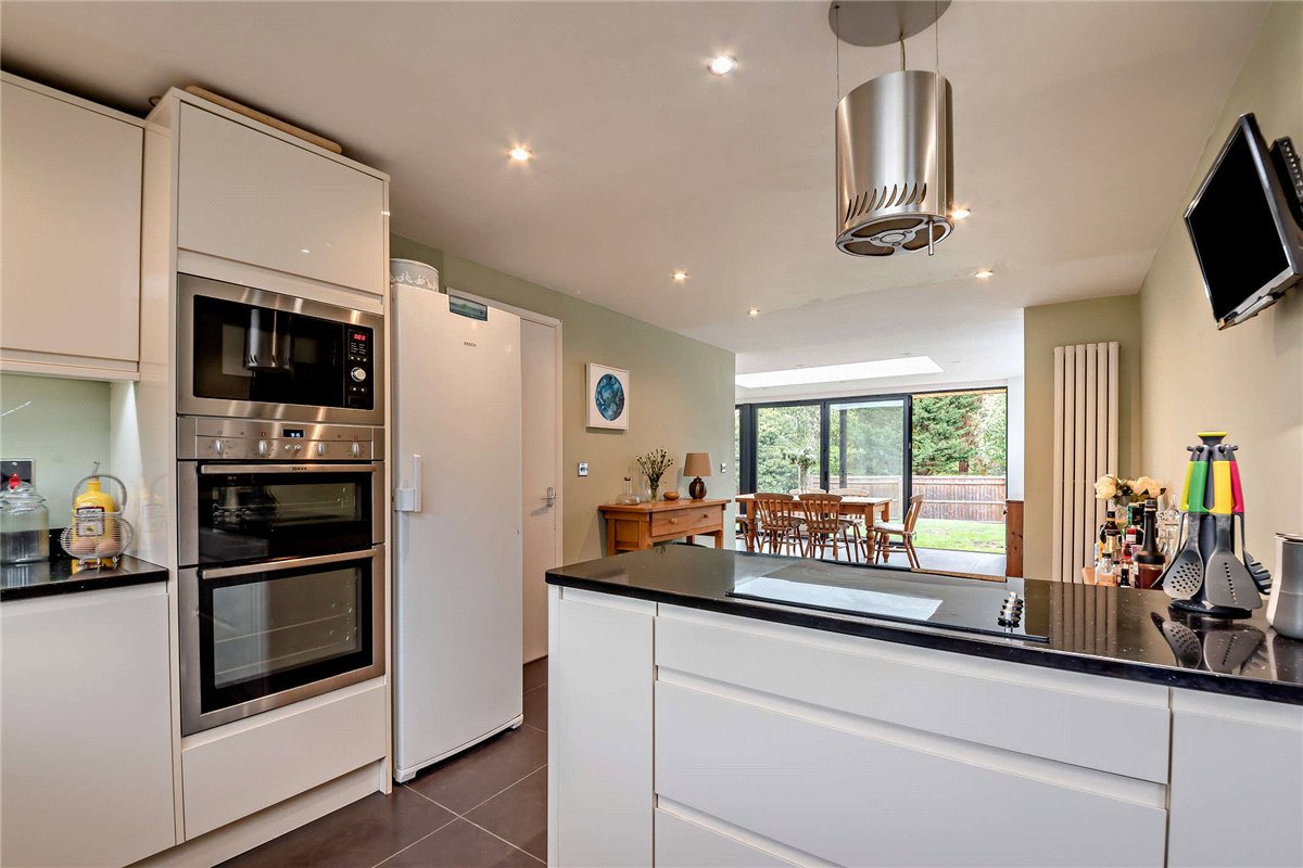 4 bedroom House, Falcon House Gardens, Woolton Hill, RG20 - Available, Image 7