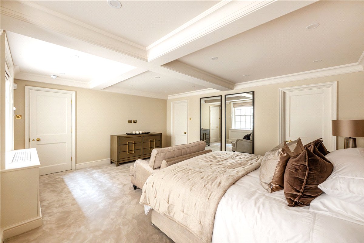 3 bedroom House, Woods Mews, Mayfair, W1K - Available, Image 25