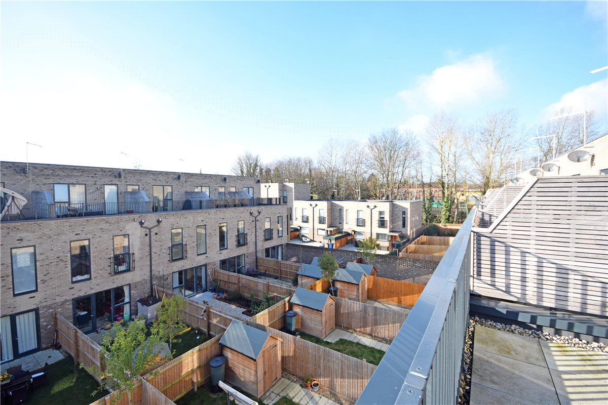 3 bedroom House, Lilywhite Drive, Cambridge, CB4 - , Image 3