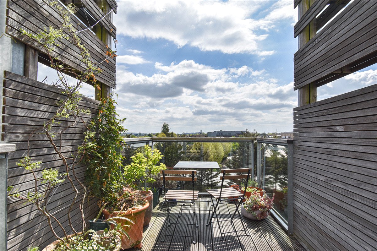 2 bedroom Flat, Bailey House, Rustat Avenue, CB1 - 