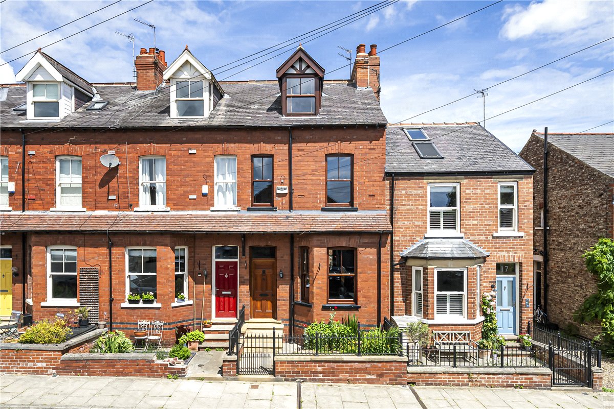 4 bedroom House, Cameron Grove, York, YO23 - Available