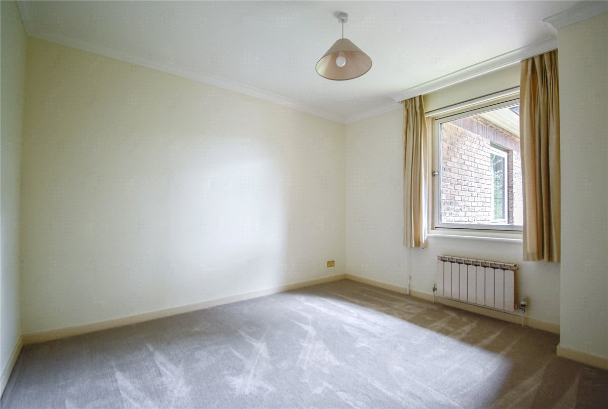 3 bedroom Flat, The Oasthouse, Pinehurst South, CB3 - Available, Image 9