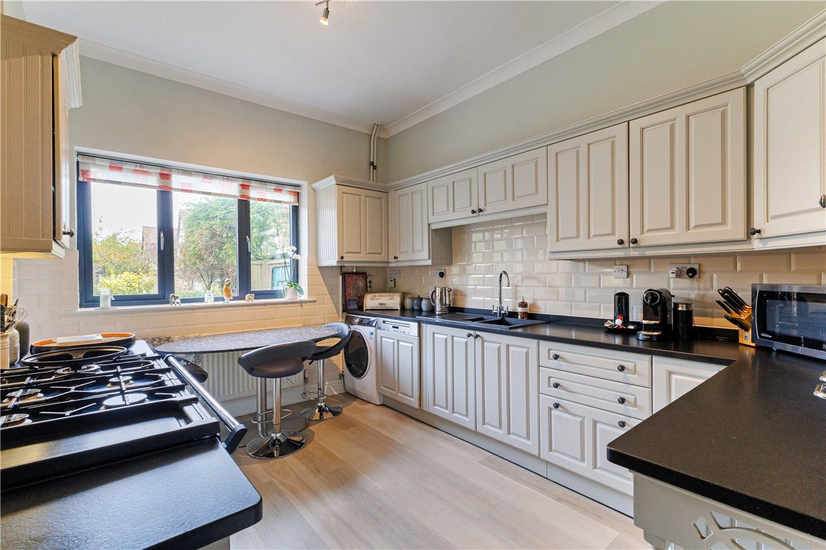 4 bedroom House, Russley Park, Baydon, SN8 - Available, Image 16