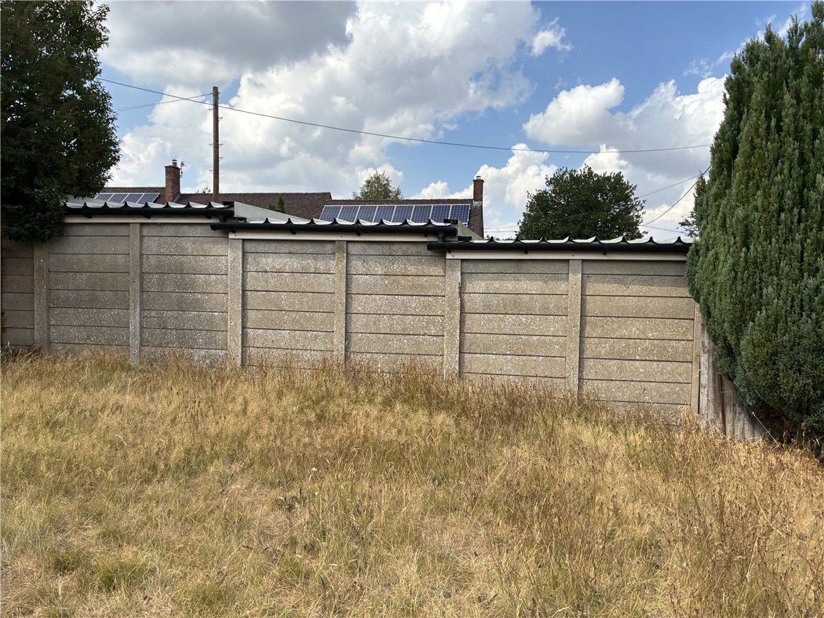 3 bedroom House, Castle Road, Great Bedwyn, SN8 - Available, Image 9