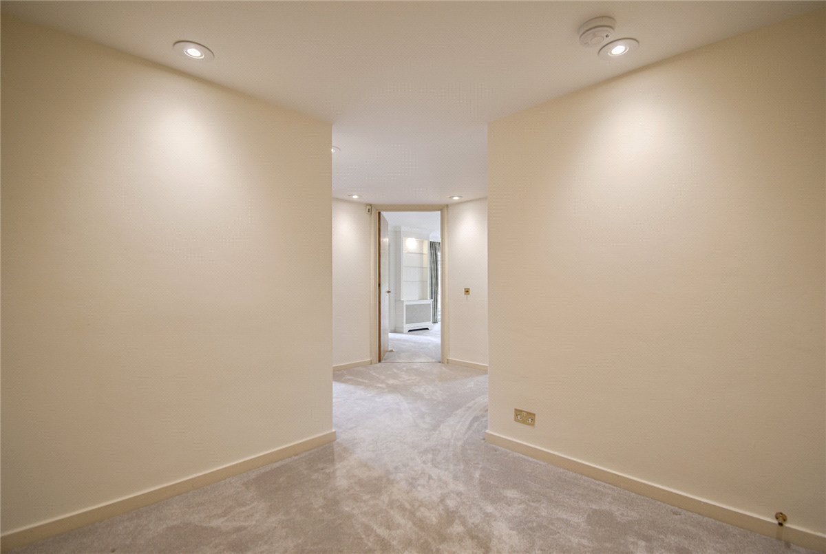 3 bedroom Flat, The Oasthouse, Pinehurst South, CB3 - Available, Image 5