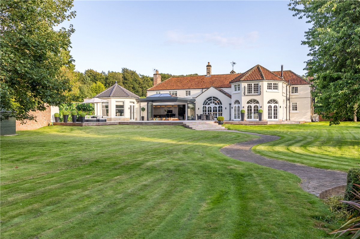 7 bedroom House, Welham, Malton, YO17 - Available