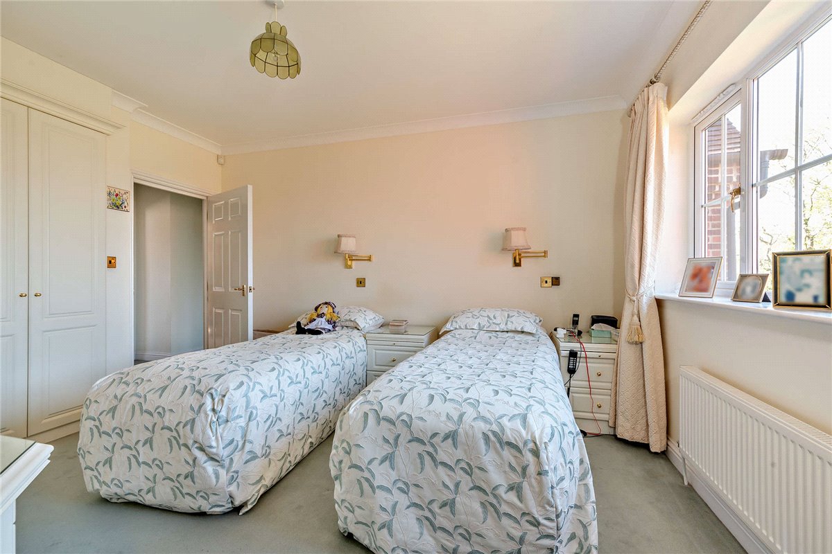 3 bedroom Flat, Woodridge, Newbury, RG14 - Available, Image 14