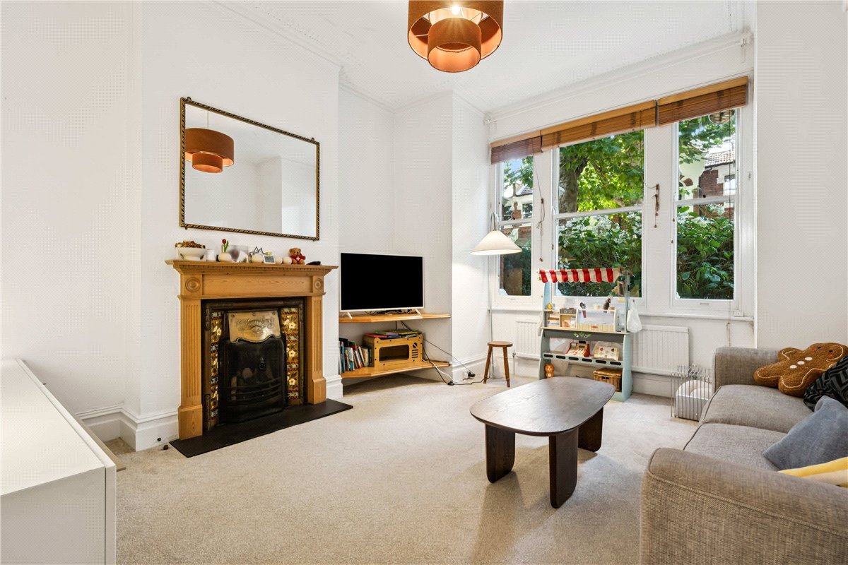 2 bedroom Flat, Niton Street, London, SW6 - Available